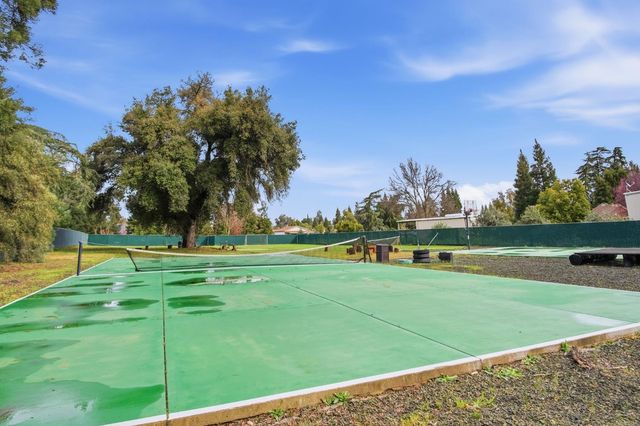 9313 N Hills Ct, Oakdale, CA 95361