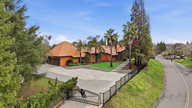 9313 N Hills Ct, Oakdale, CA 95361