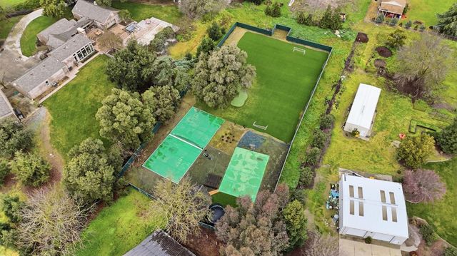 9313 N Hills Ct, Oakdale, CA 95361