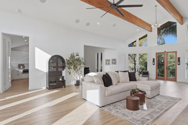 9313 N Hills Ct, Oakdale, CA 95361