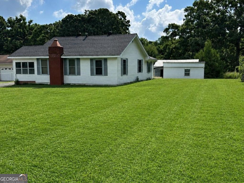 1385 W Currahee Street, Toccoa, GA 30577 — exterior