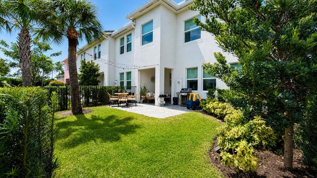 16454 Helix Court, Westlake, FL 33470