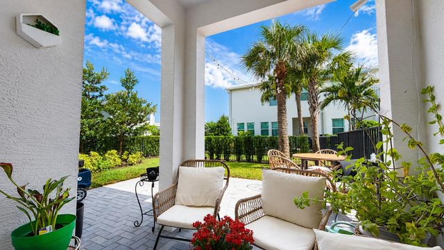 16454 Helix Court, Westlake, FL 33470