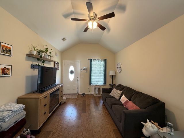 399 Church St, Portland, TN 37148
