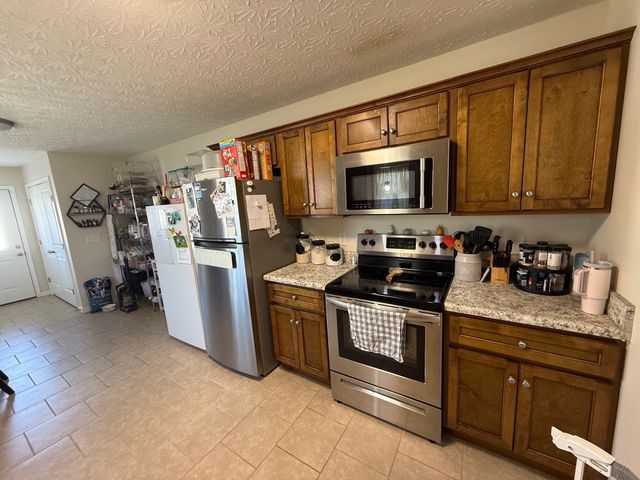 399 Church St, Portland, TN 37148