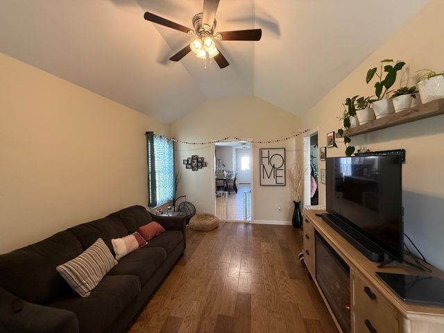 399 Church St, Portland, TN 37148