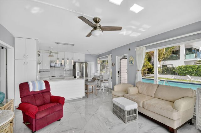 214 Inlet Way 106, Palm Beach Shores, FL 33404