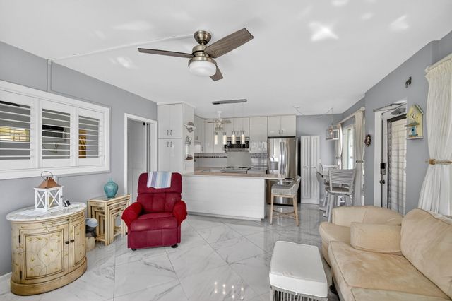 214 Inlet Way 106, Palm Beach Shores, FL 33404