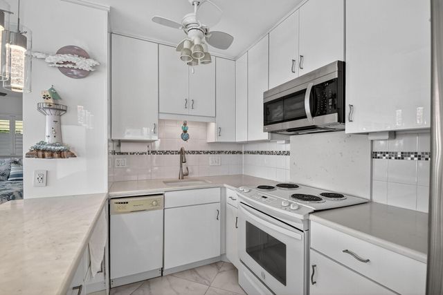 214 Inlet Way 106, Palm Beach Shores, FL 33404