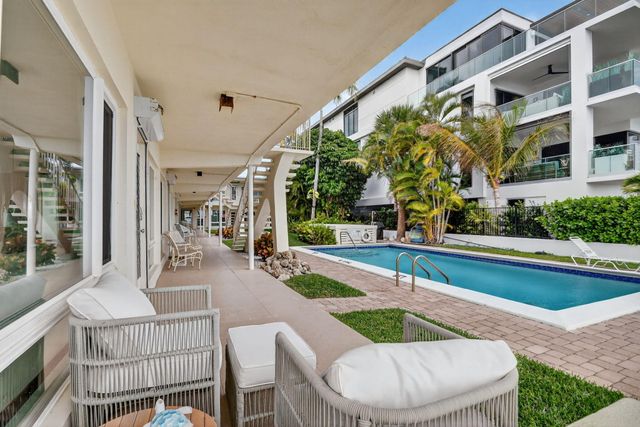 214 Inlet Way 106, Palm Beach Shores, FL 33404