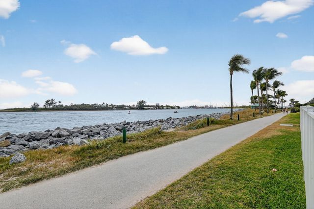 214 Inlet Way 106, Palm Beach Shores, FL 33404