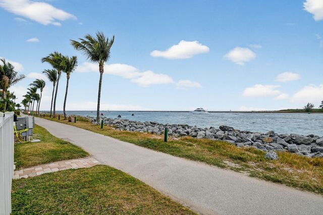 214 Inlet Way 106, Palm Beach Shores, FL 33404