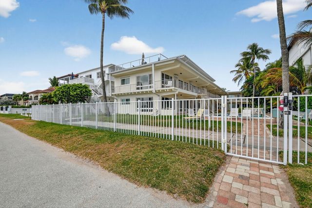 214 Inlet Way 106, Palm Beach Shores, FL 33404