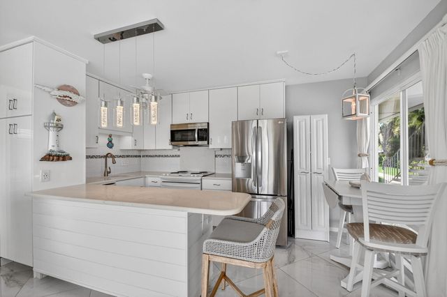 214 Inlet Way 106, Palm Beach Shores, FL 33404