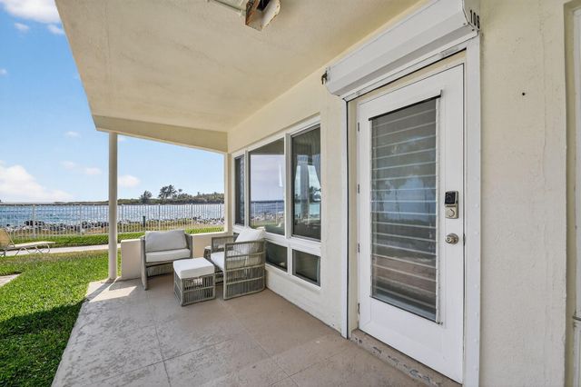 214 Inlet Way 106, Palm Beach Shores, FL 33404