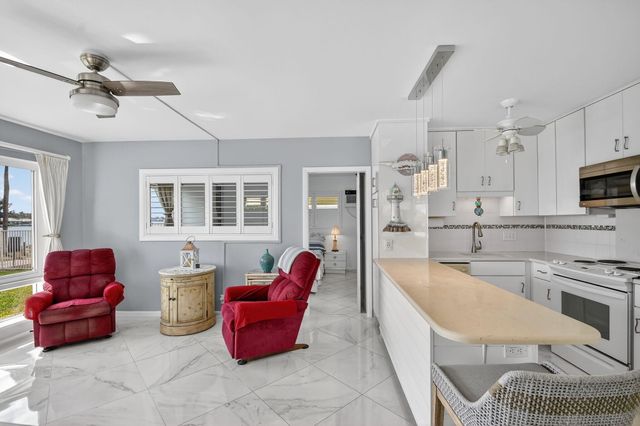 214 Inlet Way 106, Palm Beach Shores, FL 33404