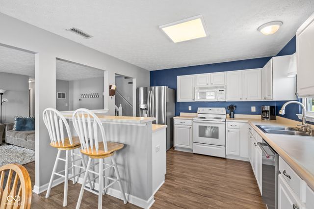 768 Yellowwood Drive, Greenwood, IN 46143