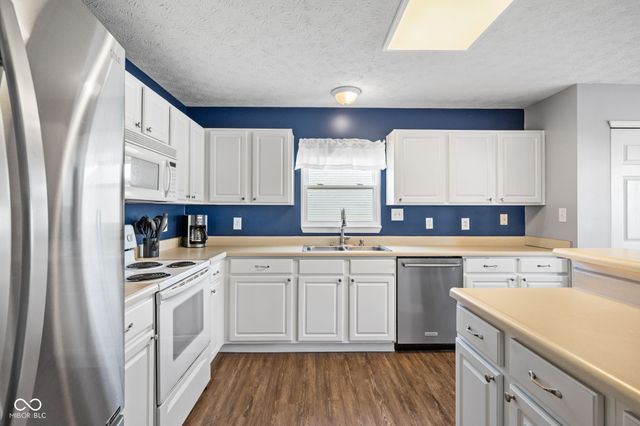 768 Yellowwood Drive, Greenwood, IN 46143