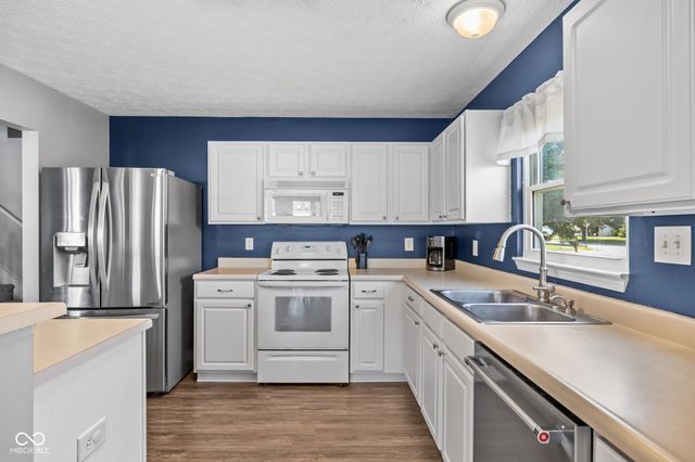 768 Yellowwood Drive, Greenwood, IN 46143