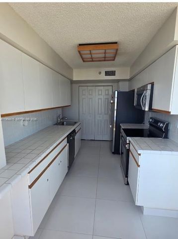 3500 Mystic Pointe Dr 2905, Aventura, FL 33180