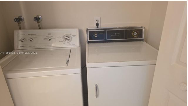 3500 Mystic Pointe Dr 2905, Aventura, FL 33180