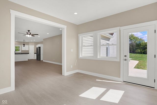 10618 N 300 E, Morristown, IN 46161