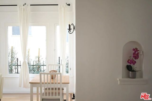 947 5th Street A, Santa Monica, CA 90403