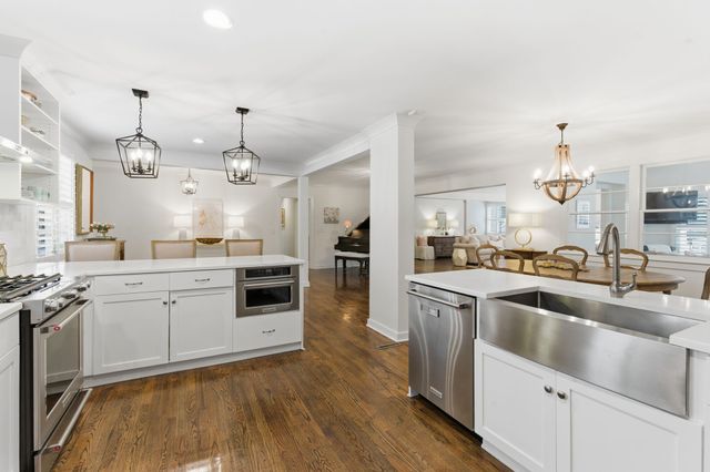 745 Vosswood Dr, Nashville, TN 37205