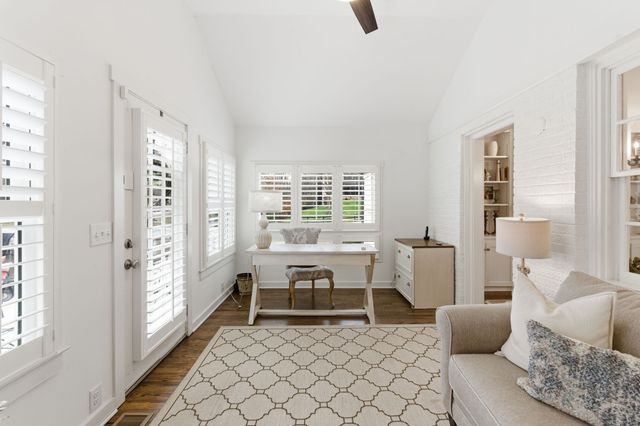 745 Vosswood Dr, Nashville, TN 37205