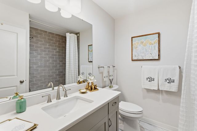 745 Vosswood Dr, Nashville, TN 37205