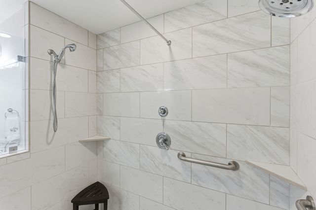 745 Vosswood Dr, Nashville, TN 37205