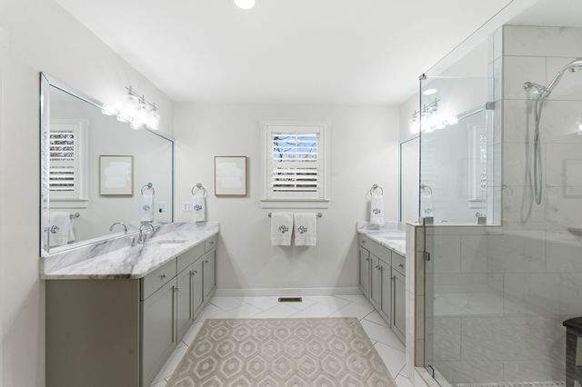 745 Vosswood Dr, Nashville, TN 37205