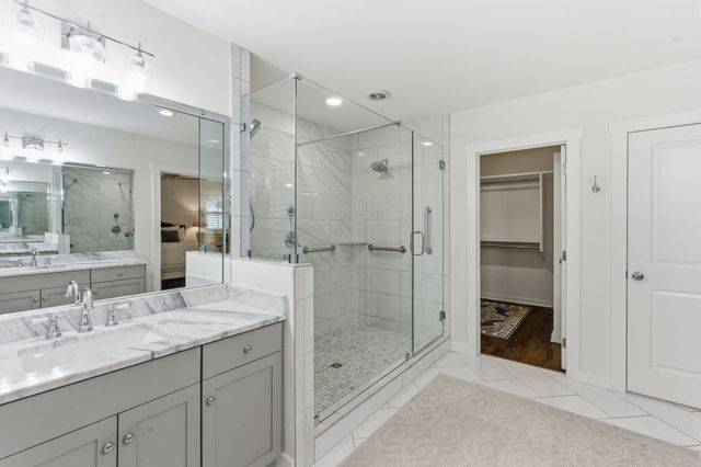 745 Vosswood Dr, Nashville, TN 37205