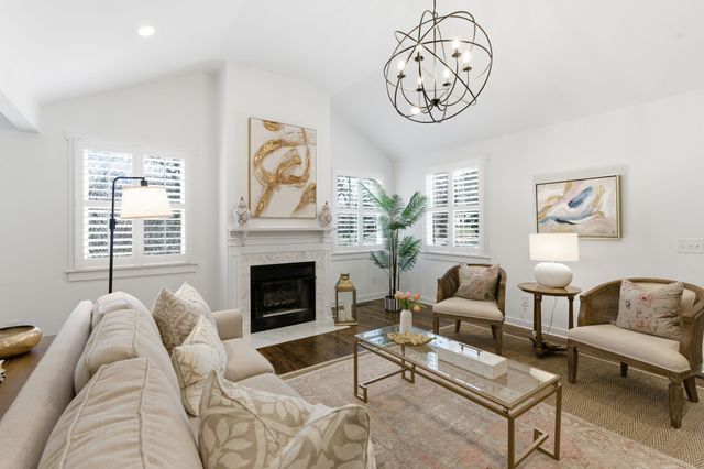 745 Vosswood Dr, Nashville, TN 37205