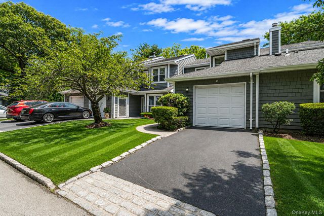 45 Madder Lake Circle, Commack, NY 11725