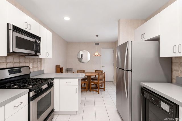 45 Madder Lake Circle, Commack, NY 11725