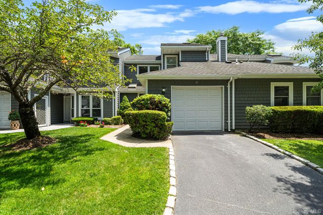 45 Madder Lake Circle, Commack, NY 11725