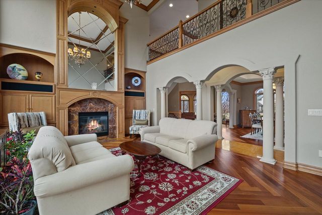 915 N Evergreen CIRCLE, Hartland, WI 53029