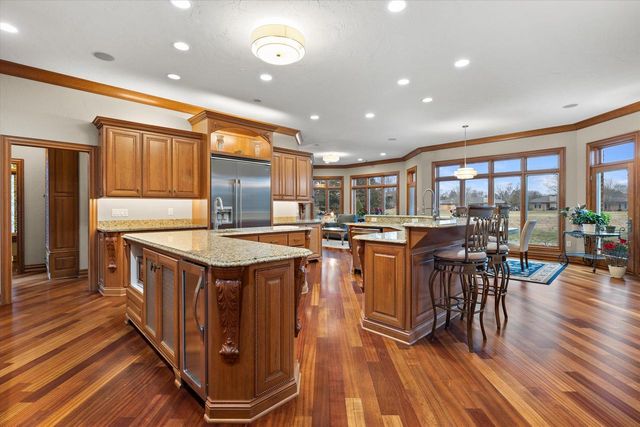 915 N Evergreen CIRCLE, Hartland, WI 53029
