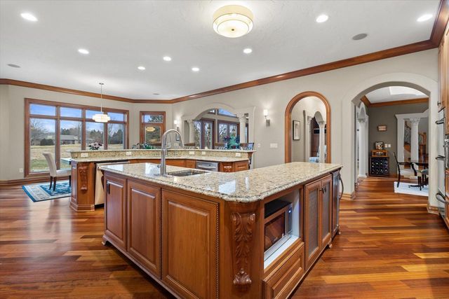 915 N Evergreen CIRCLE, Hartland, WI 53029