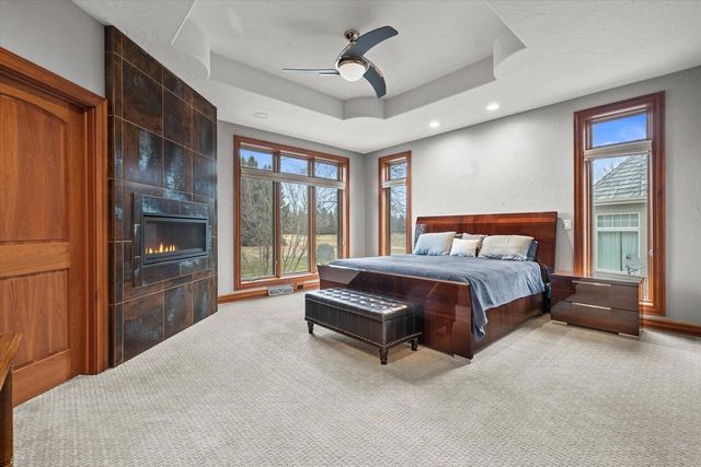 915 N Evergreen CIRCLE, Hartland, WI 53029
