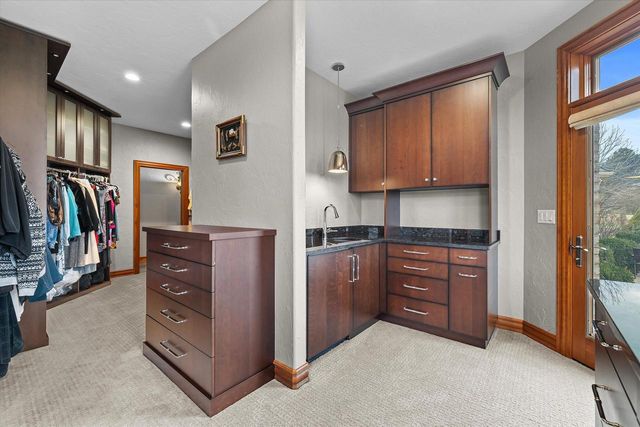 915 N Evergreen CIRCLE, Hartland, WI 53029