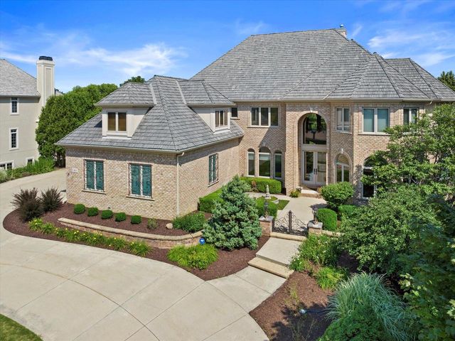 915 N Evergreen CIRCLE, Hartland, WI 53029