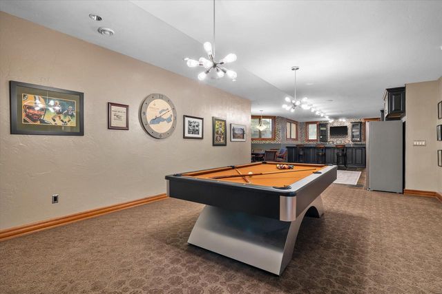 915 N Evergreen CIRCLE, Hartland, WI 53029