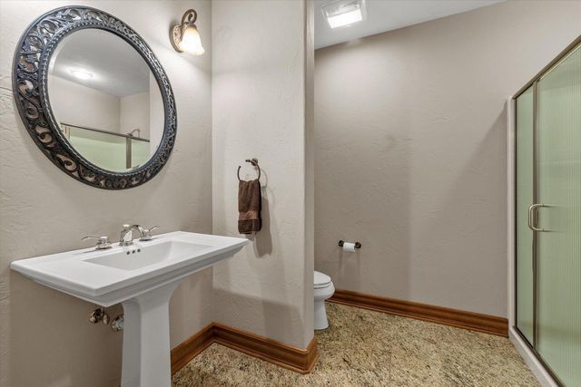 915 N Evergreen CIRCLE, Hartland, WI 53029