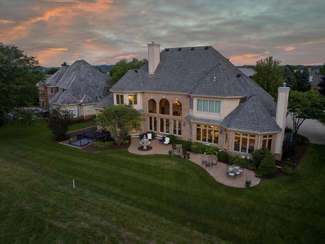 915 N Evergreen CIRCLE, Hartland, WI 53029