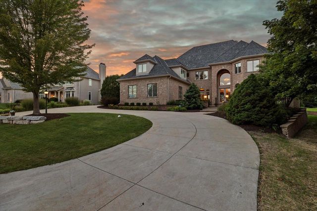 915 N Evergreen CIRCLE, Hartland, WI 53029