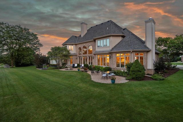 915 N Evergreen CIRCLE, Hartland, WI 53029