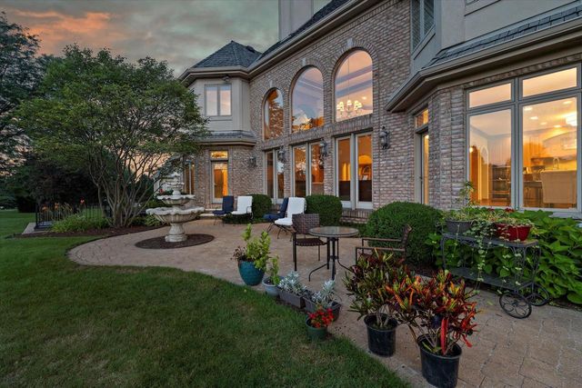 915 N Evergreen CIRCLE, Hartland, WI 53029