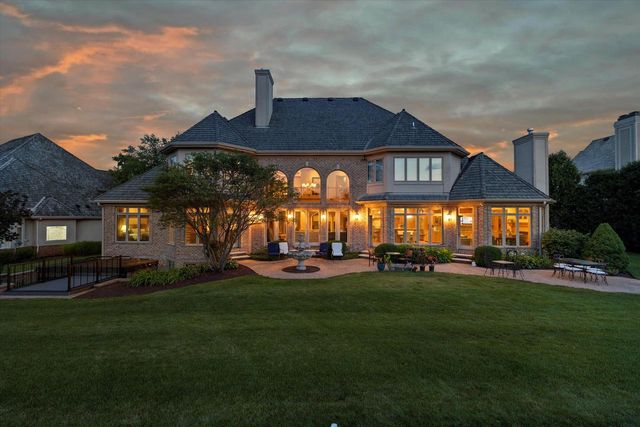 915 N Evergreen CIRCLE, Hartland, WI 53029